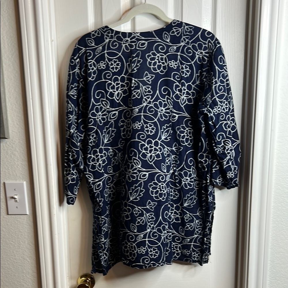 Navy and White 3/4 Sleeve Boxy Blouse - Picture 5 of 5